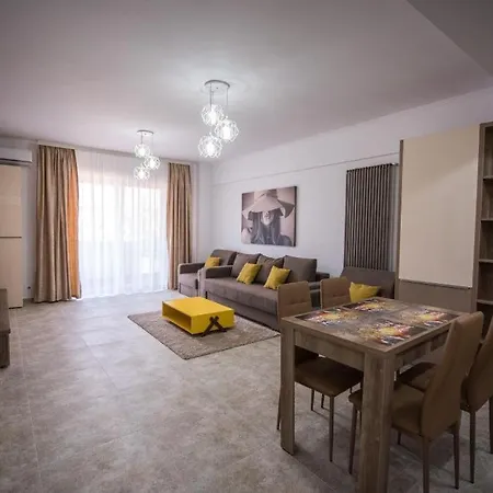 Sophia 2 & Moonlight 3*