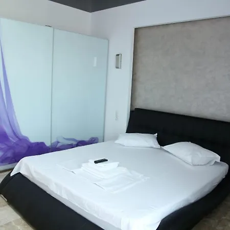 Sophia 2 & Moonlight